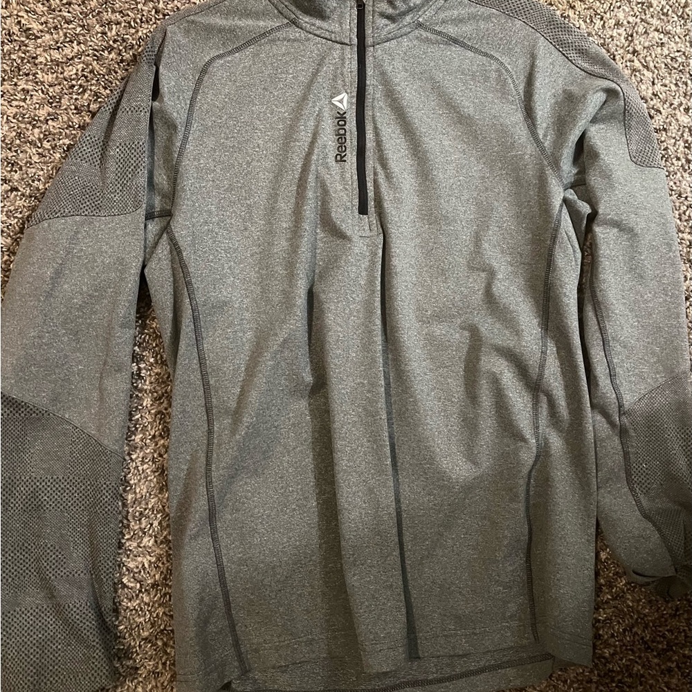 Reebok Men's Gray 1/4 zip sweatshirt